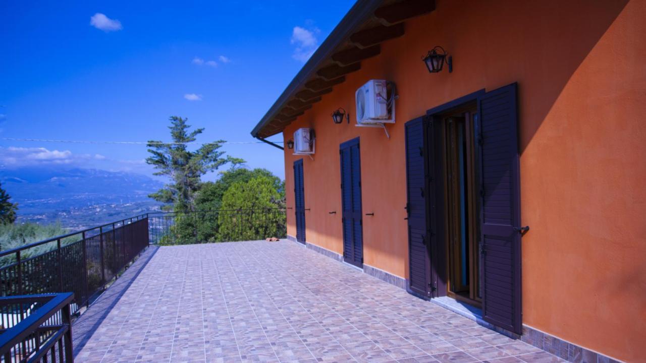 La Casa Sulla Collina Bed & Breakfast Altavilla Silentina Екстериор снимка